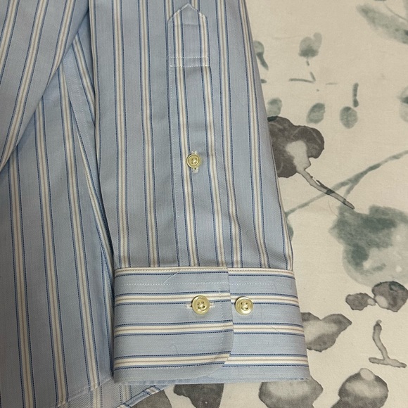 Brooks brothers 346 dress shirt, all cotton. Size 17-4/5. - Picture 4 of 5